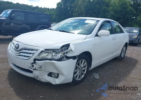 2010 Toyota Camry Xle V6 z USA, uszkodzony, nr VIN 4T1BK3EK0AU602689